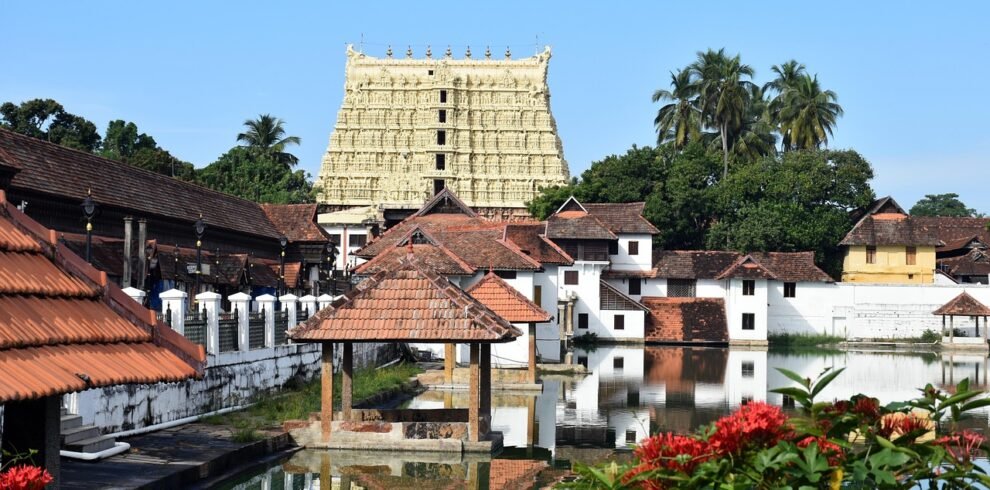 trivandrum, kerala, india, travel, tourism, hindu, architecture, landmark, vishnu, padmanabhaswamy temple, tower, famous, palace, historical, culture, pond, holy, religion, religious, hinduism, trivandrum, trivandrum, trivandrum, vishnu, padmanabhaswamy temple, padmanabhaswamy temple, padmanabhaswamy temple, padmanabhaswamy temple, padmanabhaswamy temple